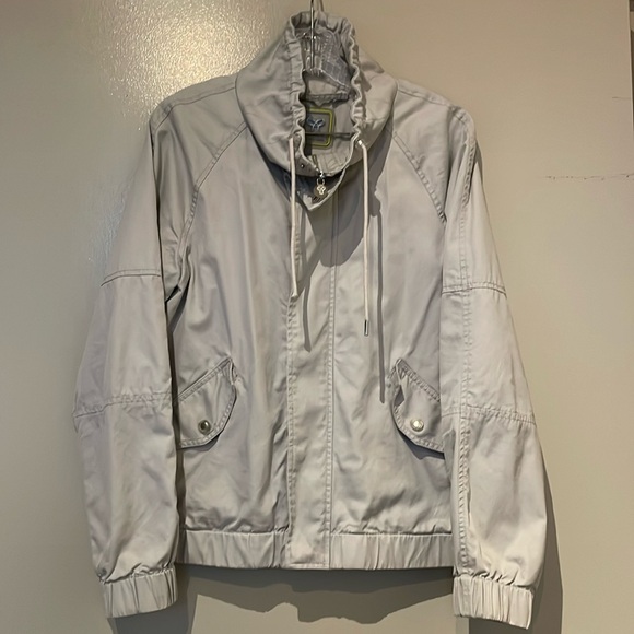 Aritzia TNA jacket - Picture 1 of 4